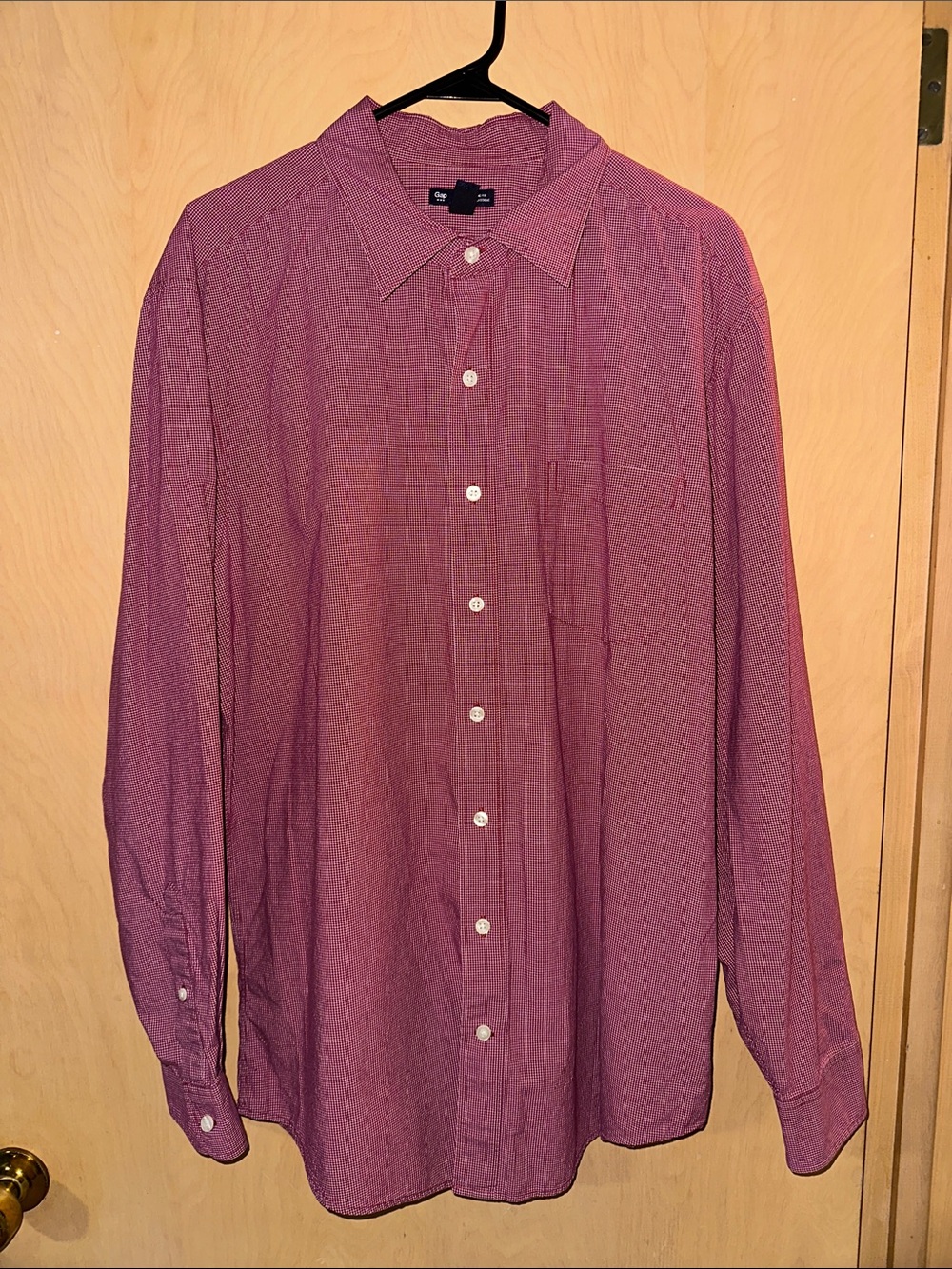 Men’s Gap button down shirt